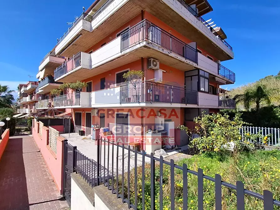 Immagine 19 di Appartamento in vendita  in Via Ischia a Giardini-Naxos