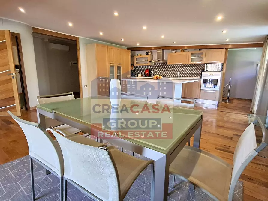 Immagine 2 di Appartamento in vendita  in Via Ischia a Giardini-Naxos