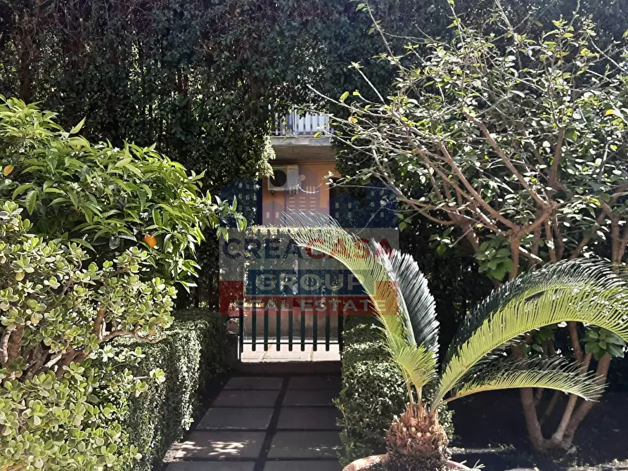 Immagine 21 di Appartamento in affitto  a Giardini-Naxos