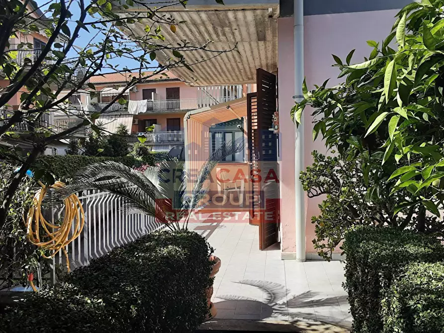 Immagine 22 di Appartamento in affitto  a Giardini-Naxos