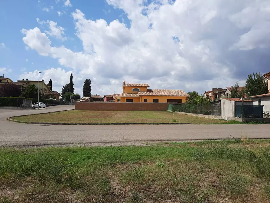 Immagine 1 di Terreno residenziale in vendita  in Via Gabriele D'Annunzio a Attigliano