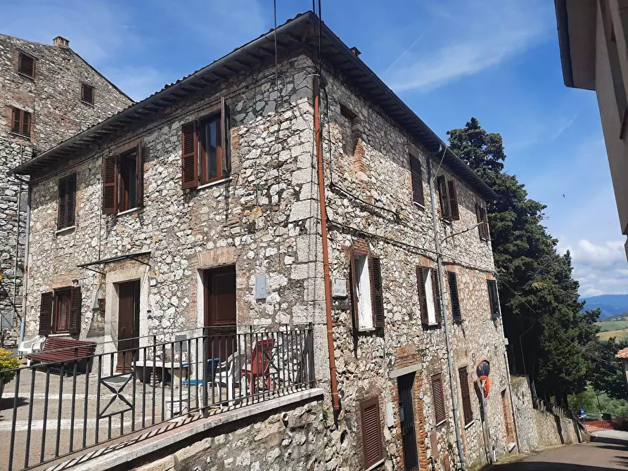 Immagine 5 di Appartamento in vendita  in Piazza della Porta Nova a Montecchio