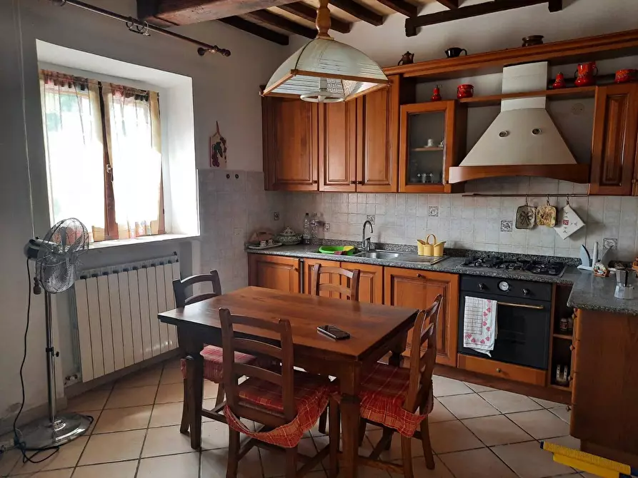 Immagine 6 di Appartamento in vendita  in Piazza della Porta Nova a Montecchio