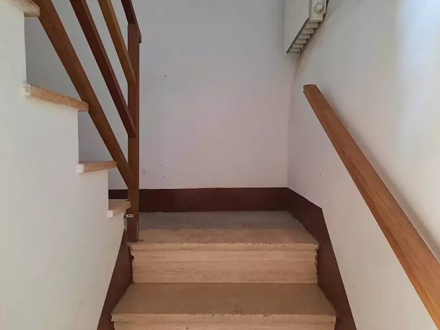 Immagine 11 di Appartamento in vendita  in Piazza della Porta Nova a Montecchio