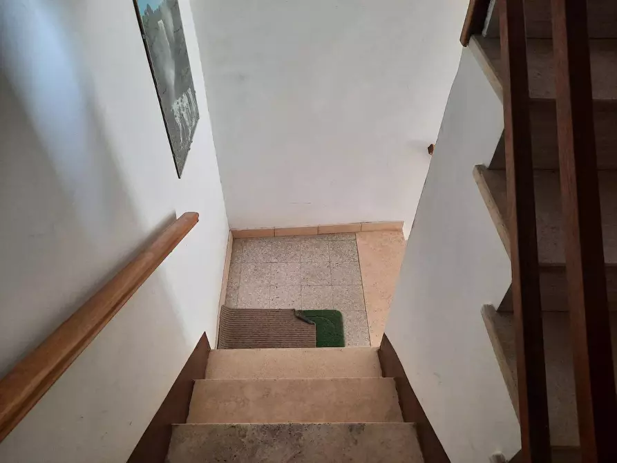 Immagine 12 di Appartamento in vendita  in Piazza della Porta Nova a Montecchio