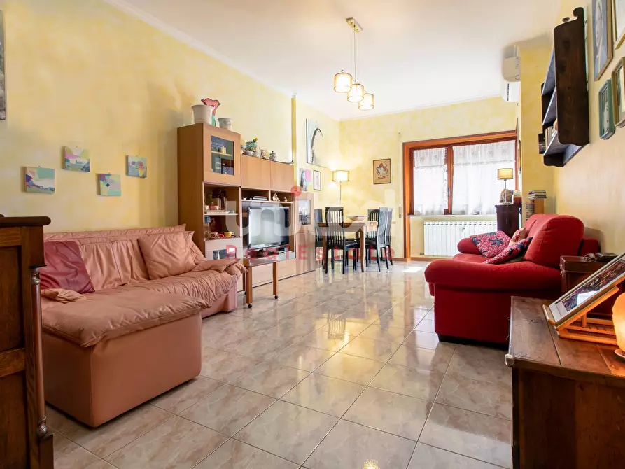 Immagine 1 di Appartamento in vendita  in Viale Dei Promontori a Roma