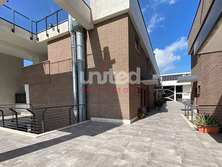 Immagine 4 di Appartamento in vendita  in via di macchia saponara a Roma