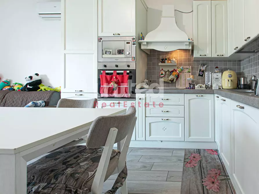 Immagine 10 di Appartamento in vendita  in via di macchia saponara a Roma