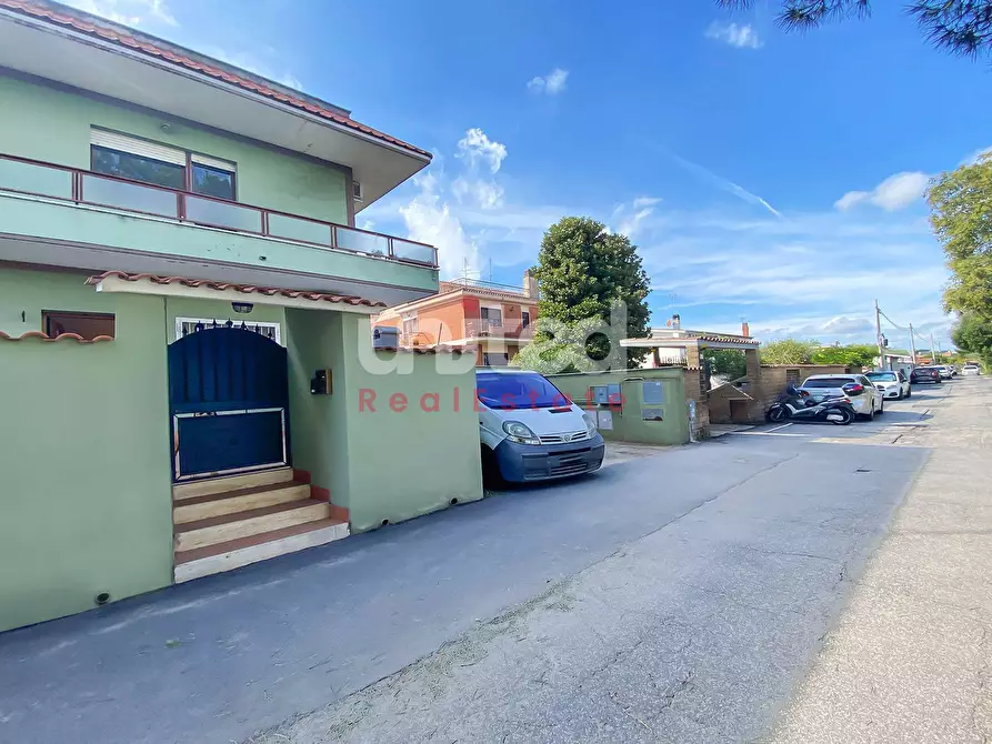 Immagine 21 di Appartamento in vendita  in Via Francesco Gioli a Roma