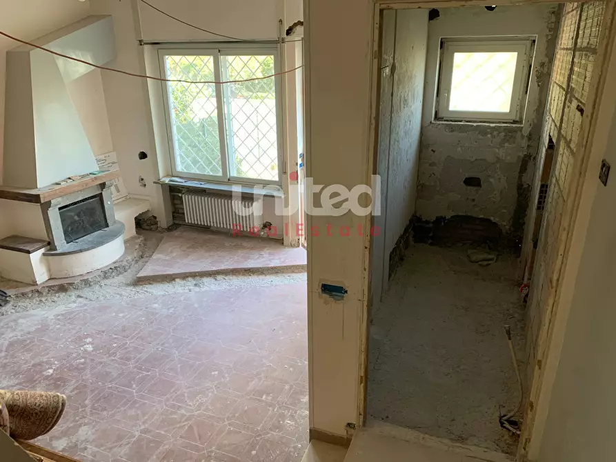 Immagine 10 di Villetta a schiera in vendita  in Via Marciano Di Eraclea a Roma