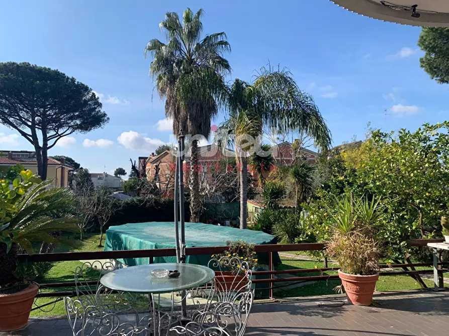 Immagine 7 di Villa in vendita  in via alcmane a Roma
