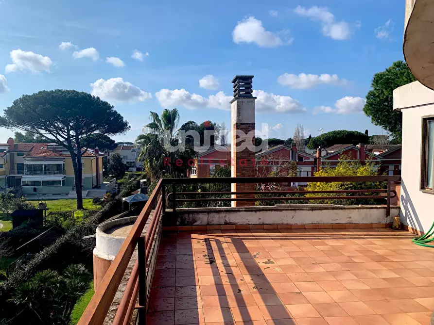 Immagine 12 di Villa in vendita  in via alcmane a Roma