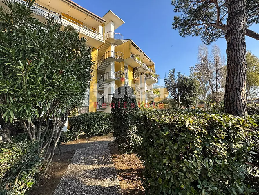 Immagine 24 di Appartamento in vendita  in Via Evemero a Roma