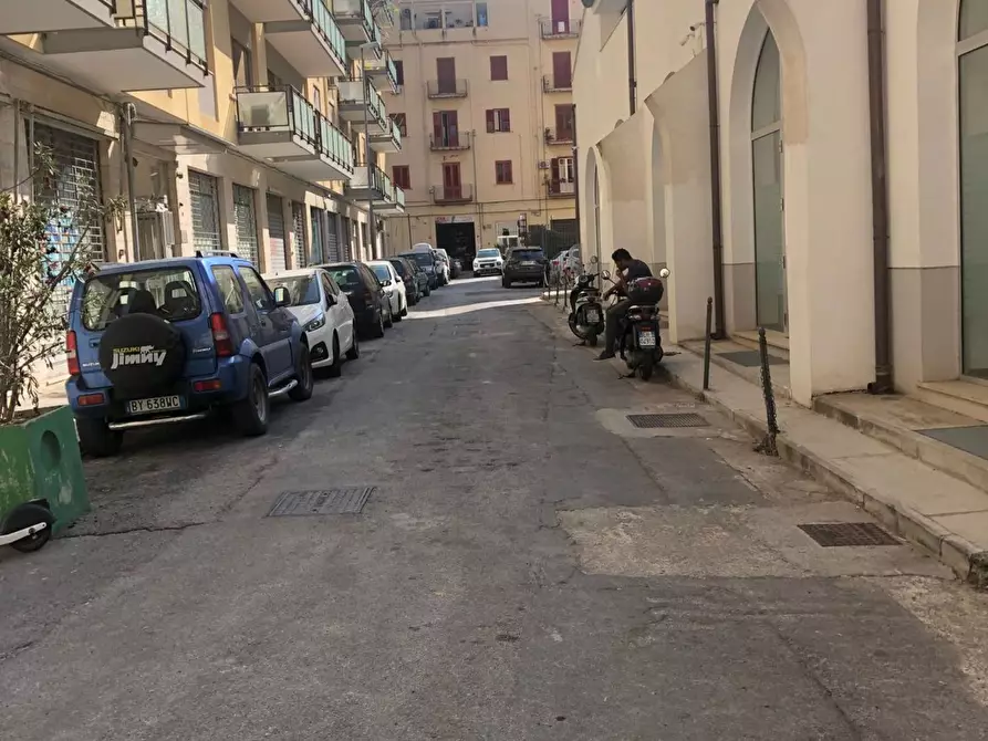 Immagine 11 di Locale commerciale in vendita  in Via Francesco Crispi a Palermo