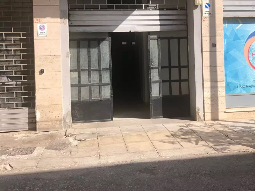 Immagine 12 di Locale commerciale in vendita  in Via Francesco Crispi a Palermo