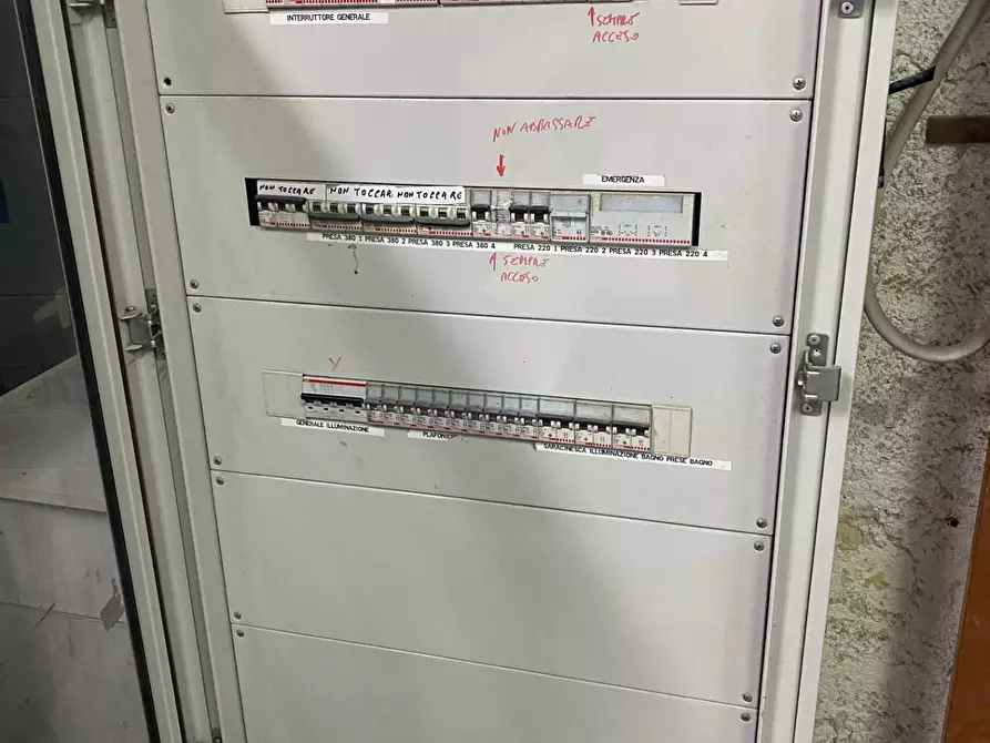 Immagine 21 di Magazzino in affitto  in Via Aurelio f. Di Bella a Palermo