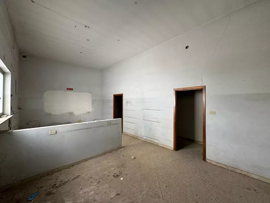 Immagine 10 di Ufficio in vendita  in Via Perpignano a Palermo