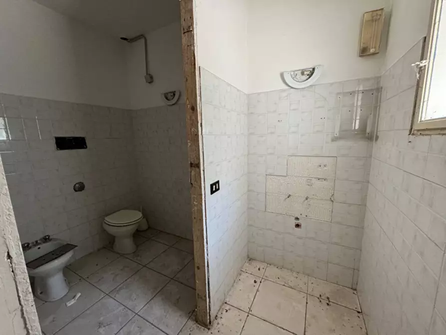 Immagine 27 di Ufficio in vendita  in Via Perpignano a Palermo