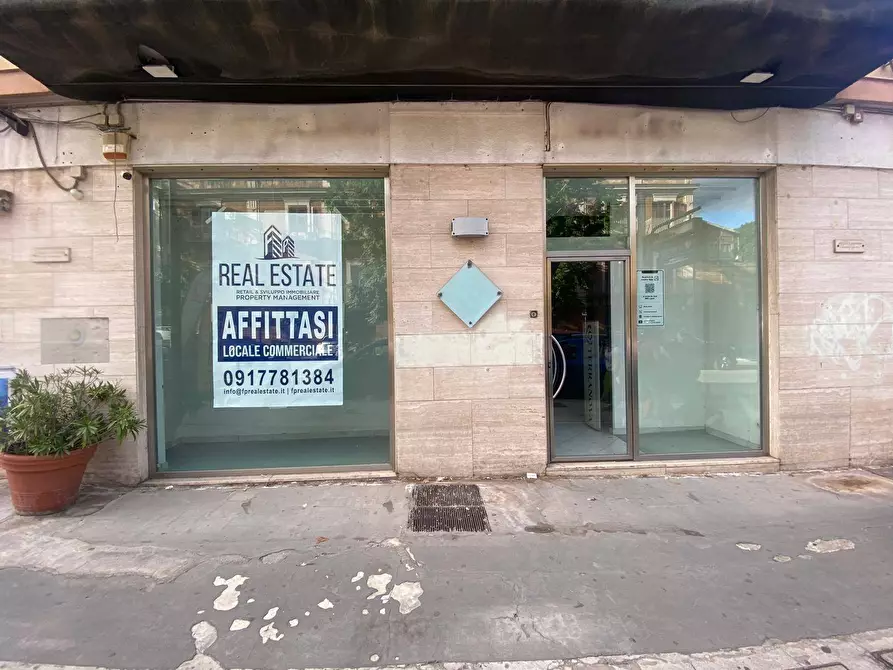 Immagine 1 di Negozio in affitto  in Corso Calatafimi a Palermo