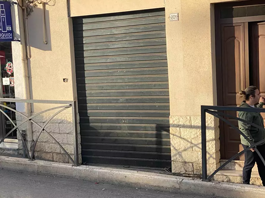 Immagine 4 di Negozio in affitto  in Via Buonriposo a Palermo