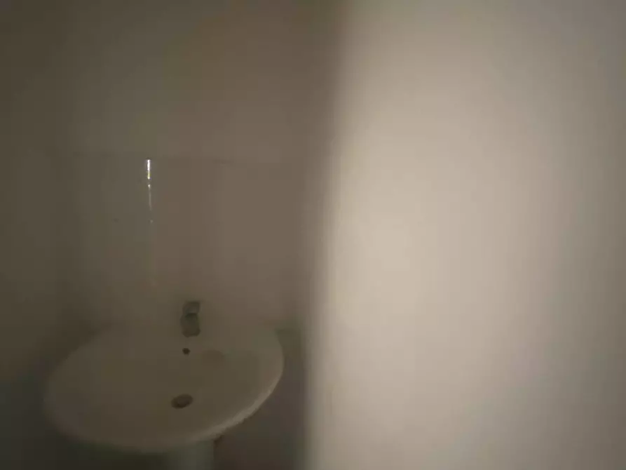 Immagine 8 di Negozio in affitto  in Via Buonriposo a Palermo