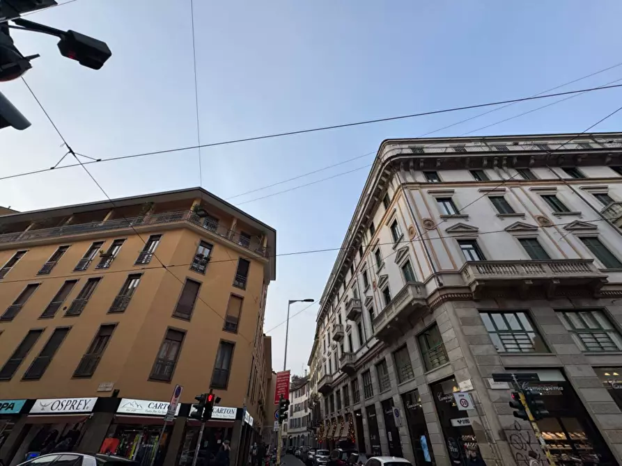 Immagine 2 di Negozio in affitto  in Largo Del Carrobbio a Milano