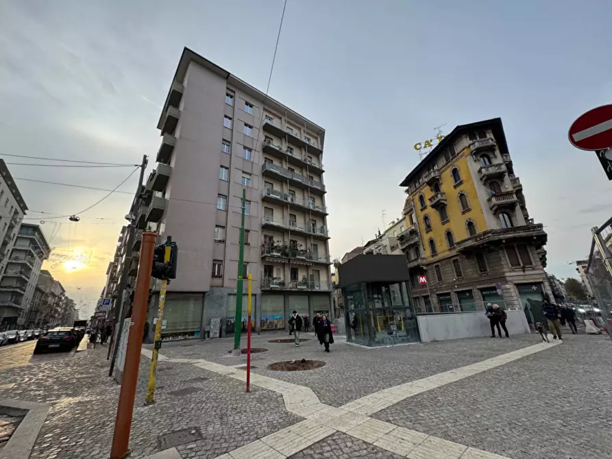 Immagine 7 di Negozio in affitto  in Largo Del Carrobbio a Milano