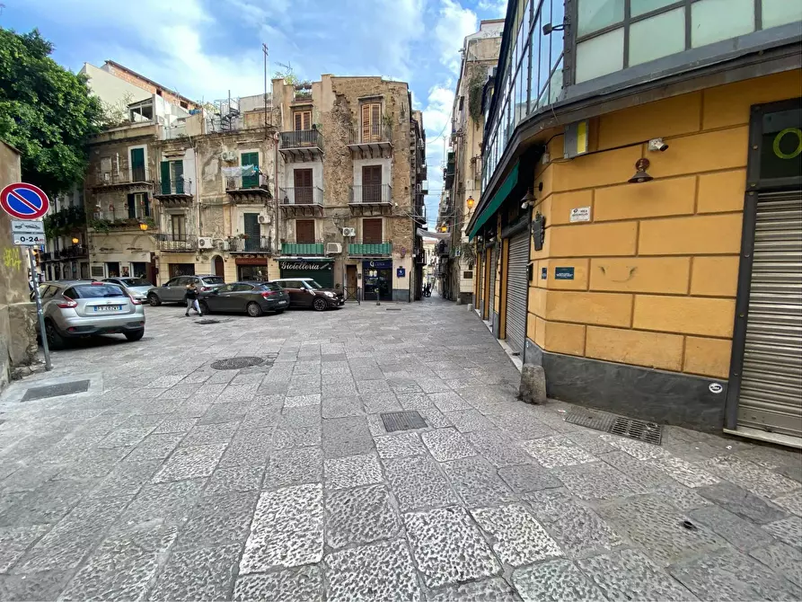 Immagine 3 di Attività commerciale in affitto  in Via Giovanni Meli a Palermo