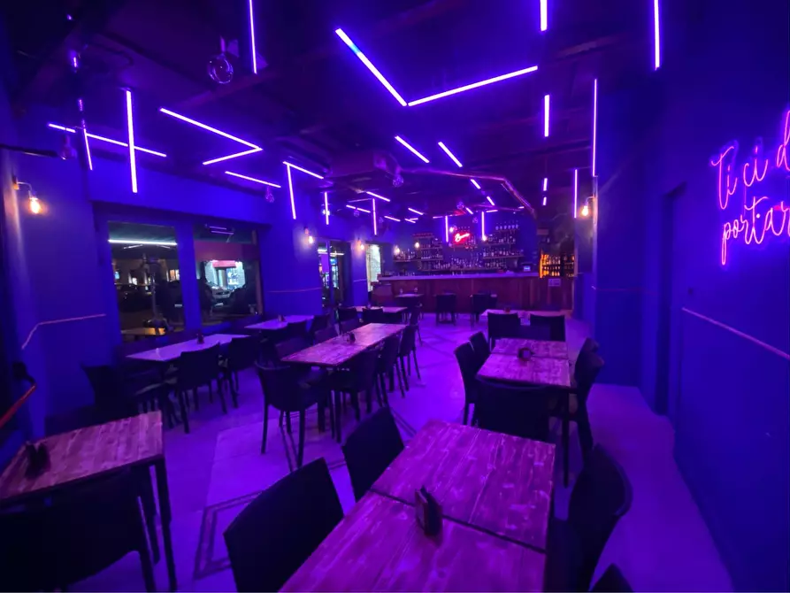 Immagine 10 di Attività commerciale in affitto  in Via Giovanni Meli a Palermo