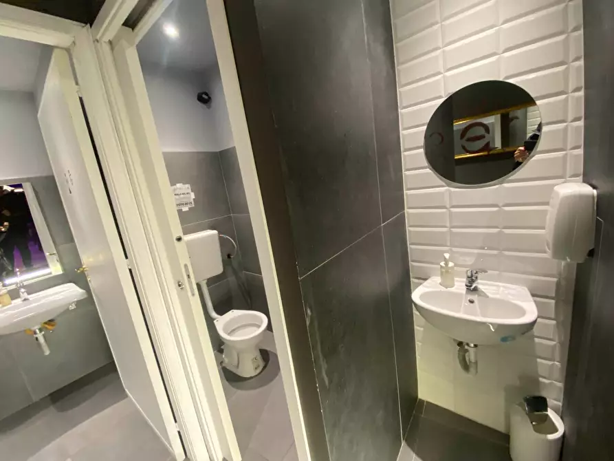 Immagine 14 di Attività commerciale in affitto  in Via Giovanni Meli a Palermo