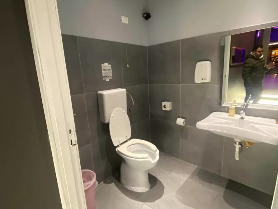 Immagine 15 di Attività commerciale in affitto  in Via Giovanni Meli a Palermo