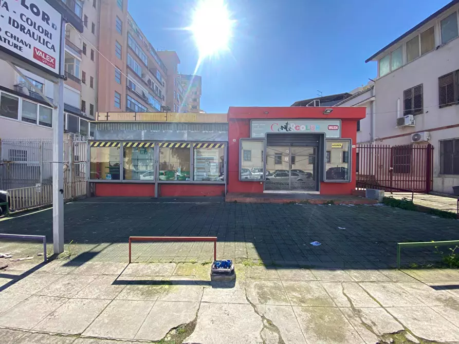 Immagine 3 di Attività commerciale in affitto  in Via Riccardo Zandonai a Palermo