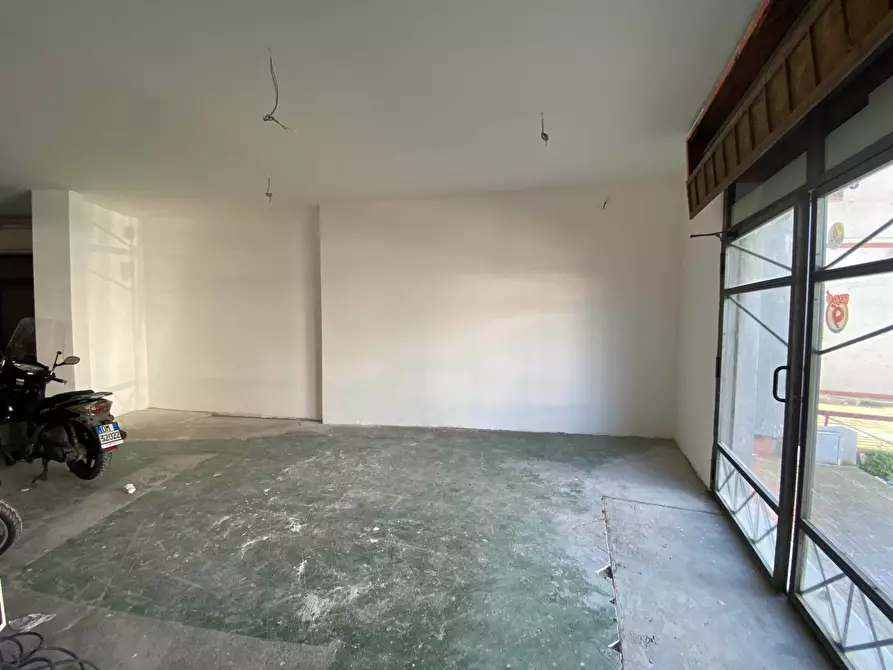 Immagine 5 di Attività commerciale in affitto  in Via Riccardo Zandonai a Palermo