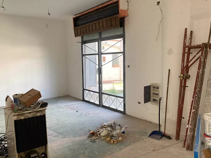 Immagine 7 di Attività commerciale in affitto  in Via Riccardo Zandonai a Palermo