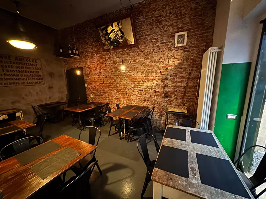 Immagine 4 di Negozio in affitto  in Via Federico Confalonieri a Milano