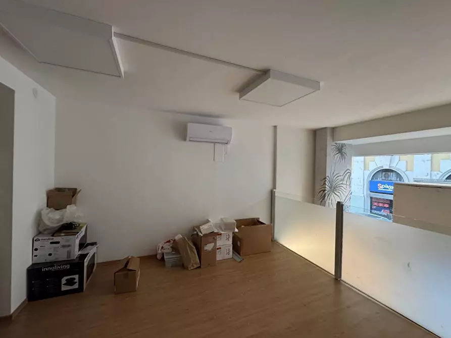 Immagine 6 di Negozio in affitto  in Largo Del Carrobbio a Milano