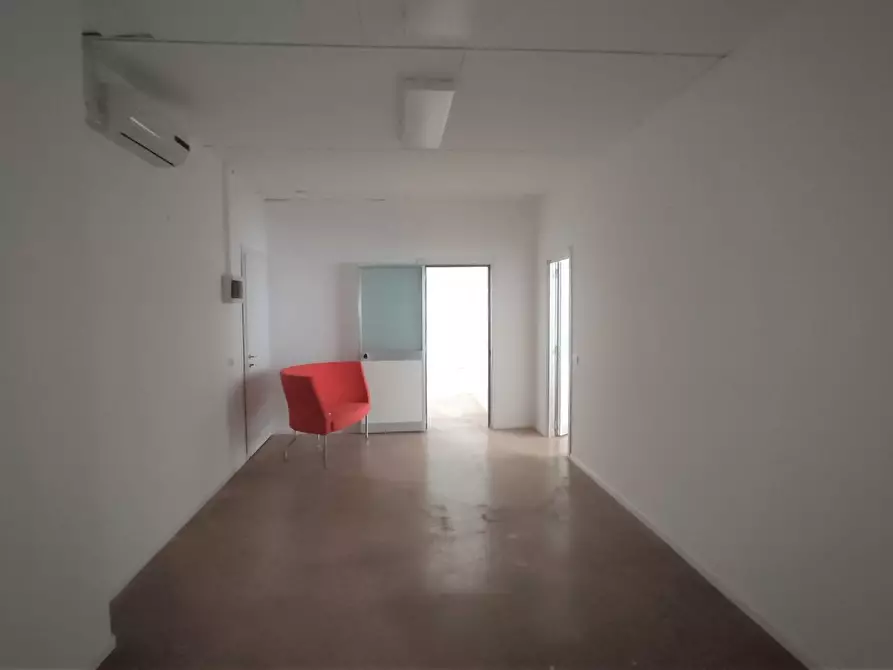 Immagine 26 di Ufficio in affitto  in via gramsci a Trezzo Sull'adda