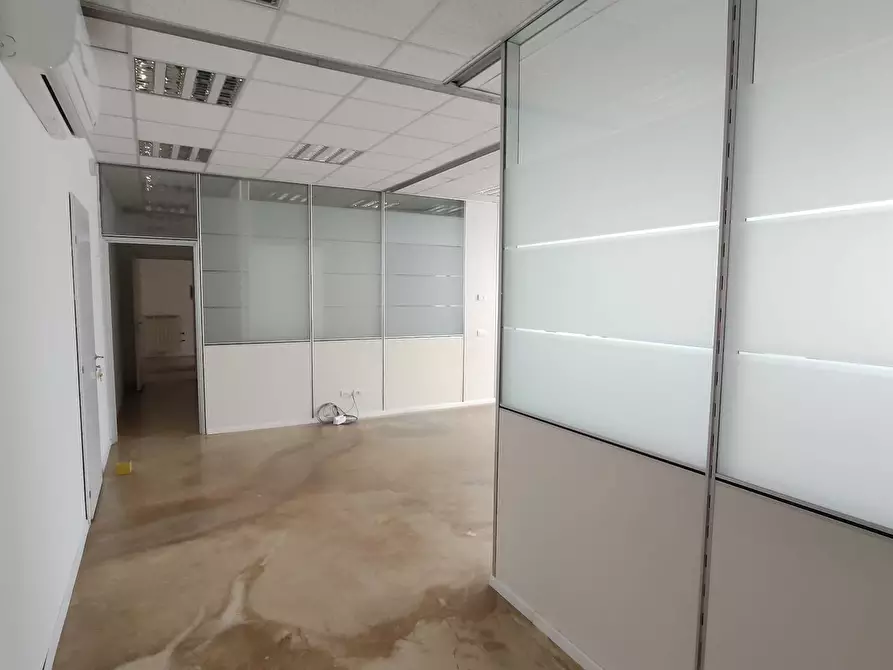 Immagine 27 di Ufficio in affitto  in via gramsci a Trezzo Sull'adda