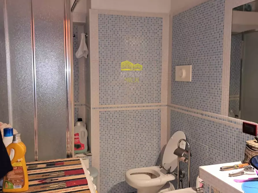 Immagine 10 di Camera in vendita  in mayr a Brembate