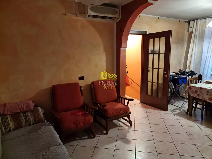 Immagine 3 di Camera in vendita  in mayr a Brembate