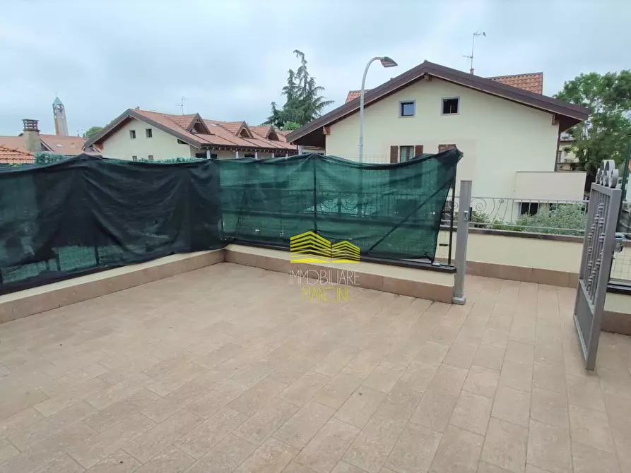 Immagine 3 di Appartamento in vendita  in via RISORGIMENTO a Trezzano Rosa