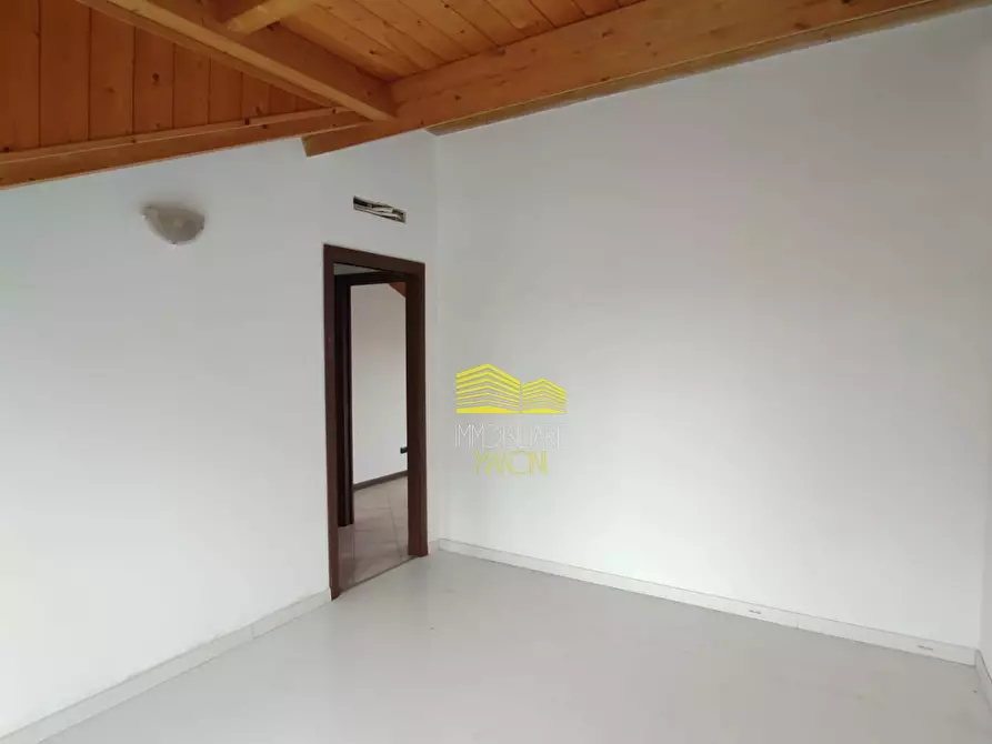 Immagine 12 di Appartamento in vendita  in via RISORGIMENTO a Trezzano Rosa