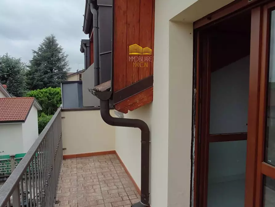 Immagine 18 di Appartamento in vendita  in via RISORGIMENTO a Trezzano Rosa