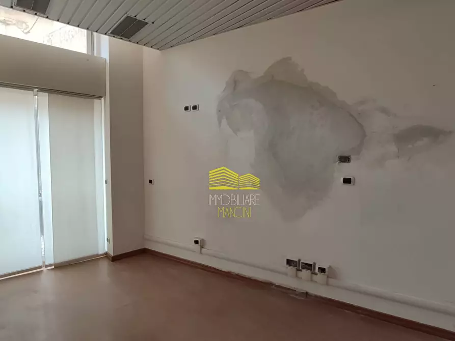 Immagine 2 di Ufficio in vendita  in VIA DANTE a Trezzo Sull'adda