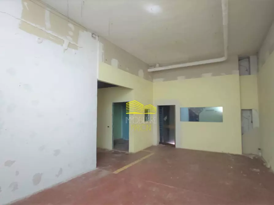 Immagine 2 di Magazzino in vendita  in via boltiere a Brembate
