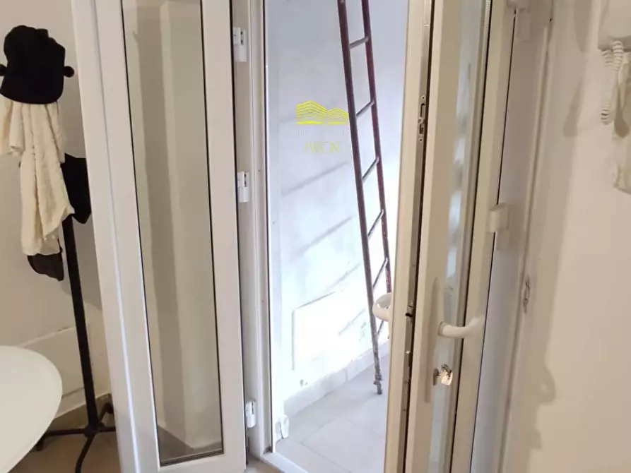 Immagine 5 di Camera in vendita  a Boltiere