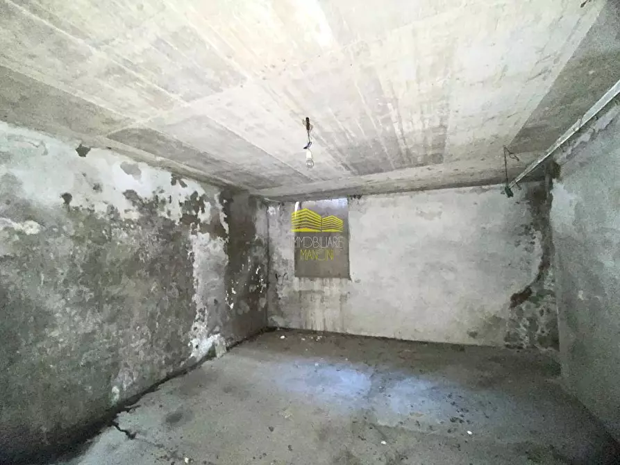 Immagine 17 di Negozio in vendita  in via cavour a Trezzo Sull'adda