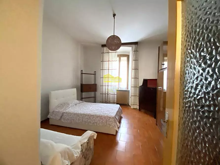 Immagine 25 di Camera in vendita  in via Garibaldi a Capriate San Gervasio