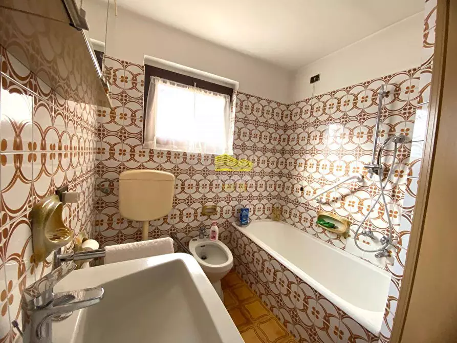 Immagine 10 di Camera in vendita  in via Garibaldi a Capriate San Gervasio