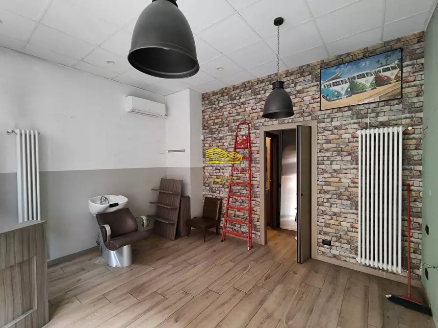 Immagine 2 di Negozio in affitto  in VIA MANZONI a Busnago